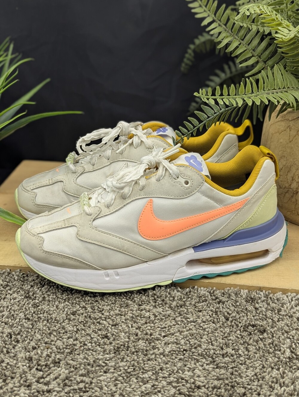 Nike Air Max Dawn Women's Size 8.5 Running Walking Casual Comfort Shoes
